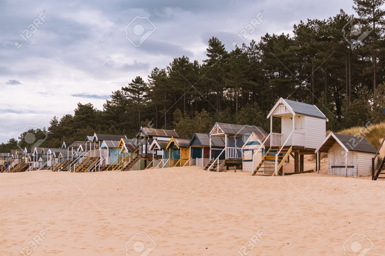 The Beach And Beach Huts In Wells Next The Sea Norfolk England Uk Fotos Retratos Imagenes Y Fotografia De Archivo Libres De Derecho Image The Beach And Beach Huts In Wells Next The Sea Norfolk England Uk Fotos Retratos Imagenes Y Fotografia De Archivo Libres De Derecho Image