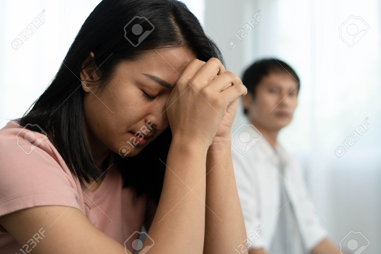 Fotos de Mulheres tristes, Imagens de Mulheres tristes sem royalties