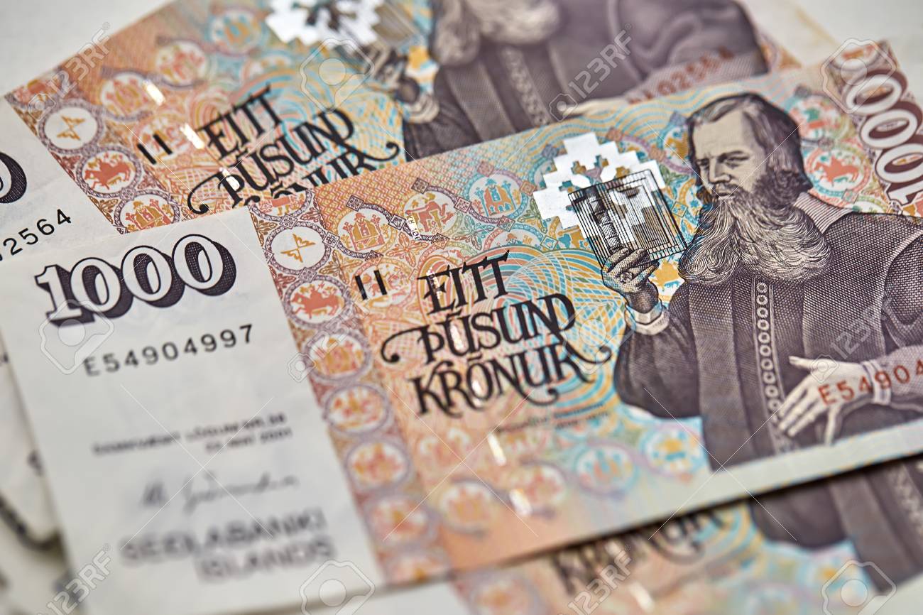Iceland 500 Kronur 2001 Uncirculated Banknote. Five Hundred