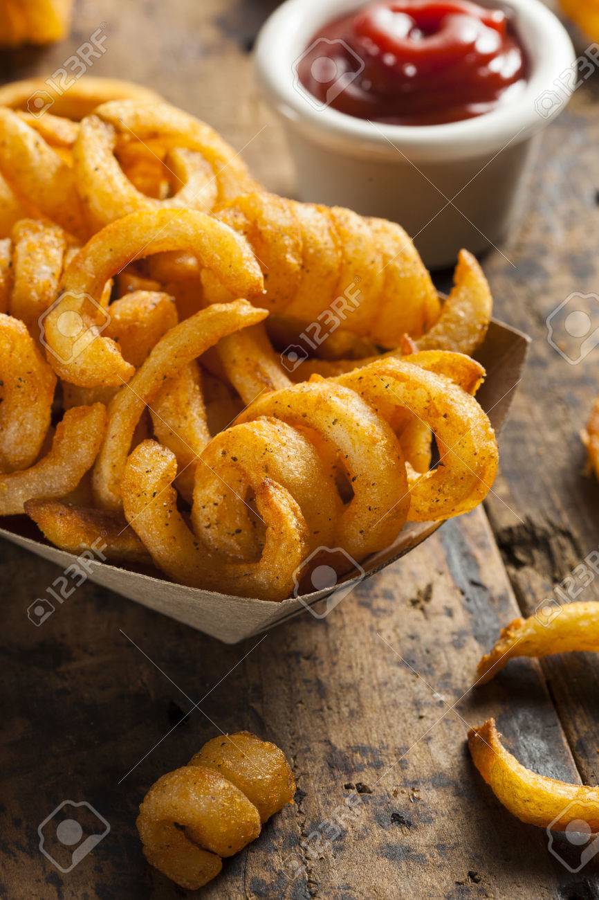 スパイシーな味付けカーリー フライ準備を食べる の写真素材 画像素材 Image