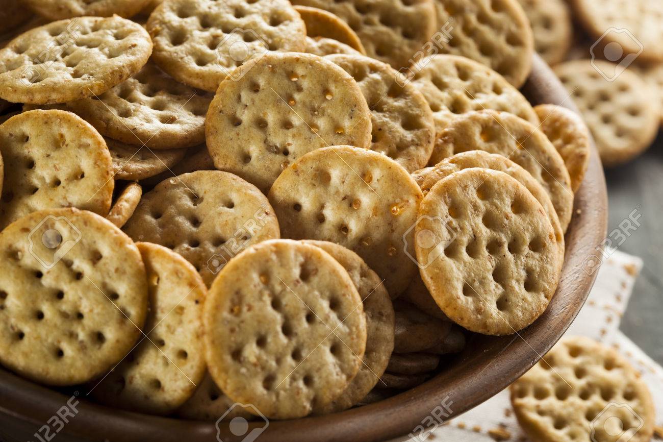 Galletas De Grano Entero De Trigo Redondas En Un Tazón De Fuente ...