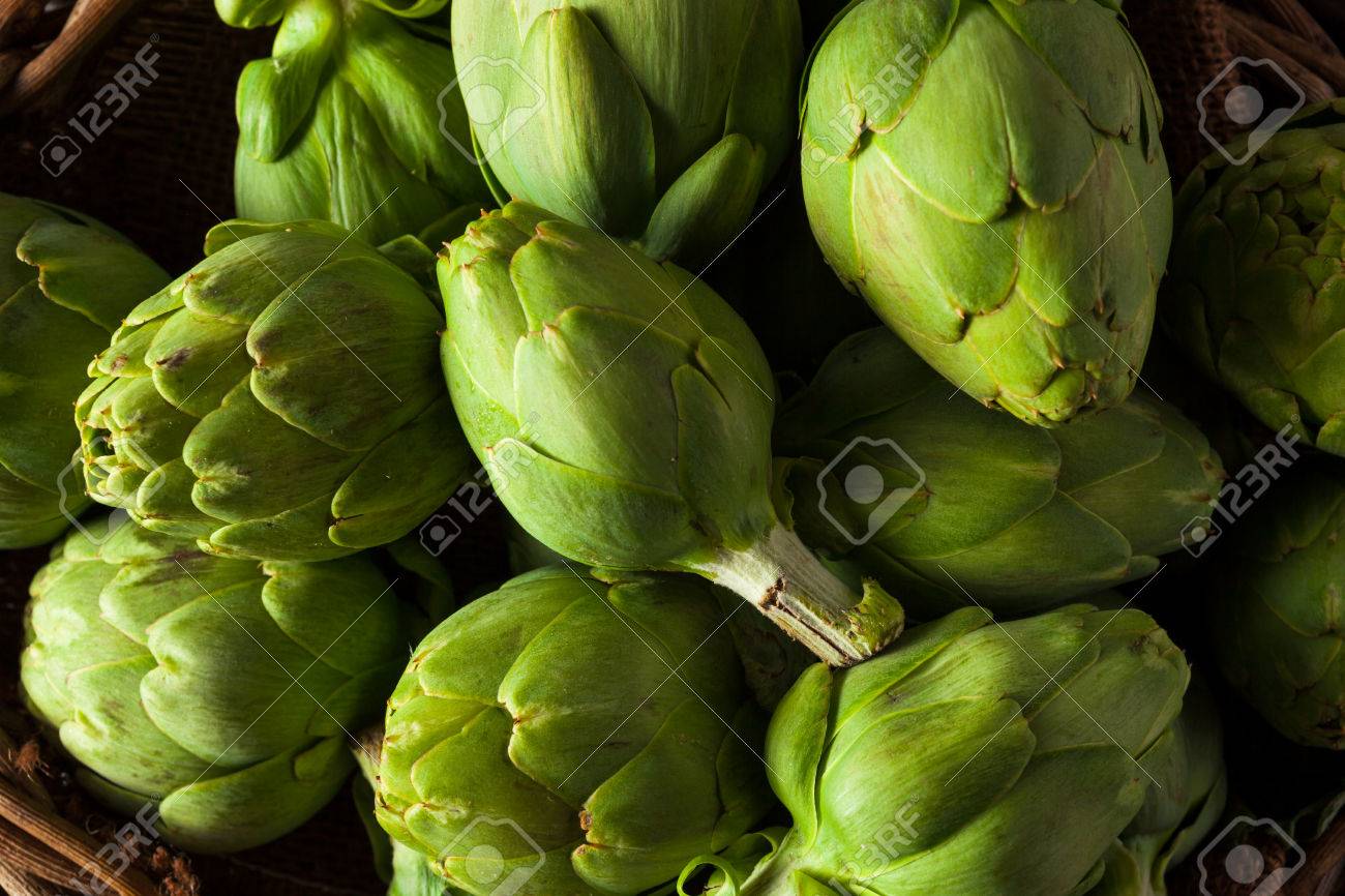 Artichauts De Bebe Vert Organique Cru Pret A Manger Banque D Images Et Photos Libres De Droits Image