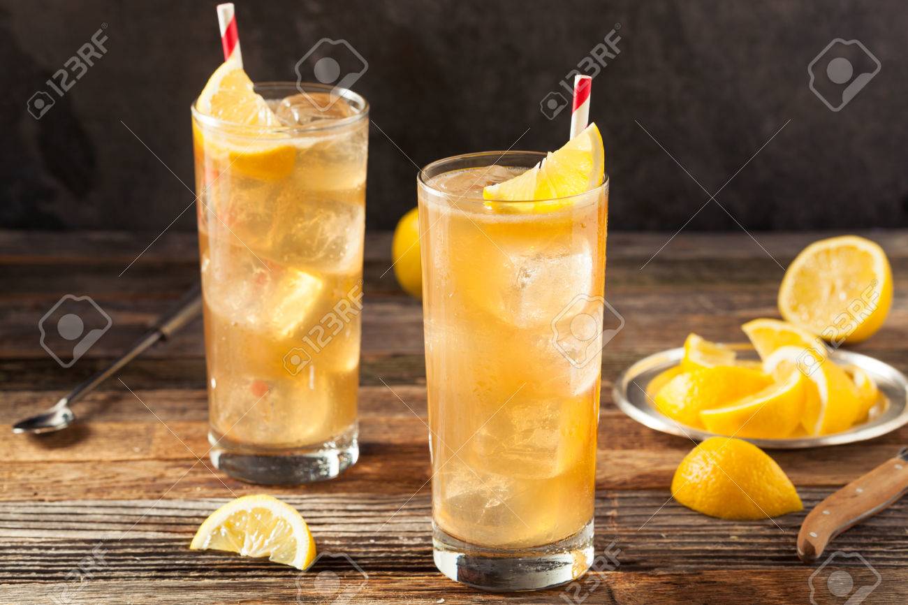 大酒飲みのロングアイランド アイス ティー レモン飾り の写真素材 画像素材 Image