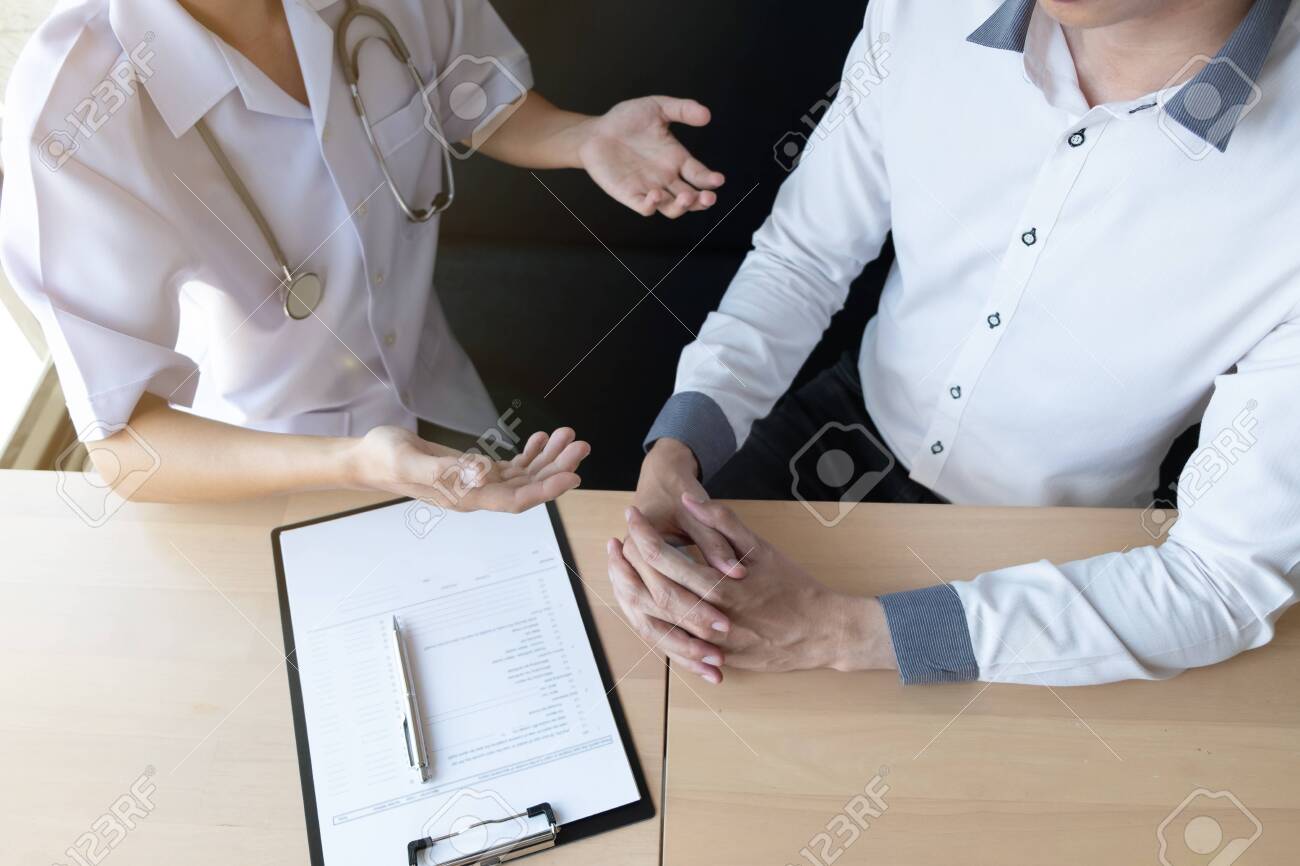 Senior patient having listening and consultation with doctor in the hospital, Medical and health care concepts. - 141664954 Senior patient having listening and consultation with doctor in the hospital, Medical and health care concepts. - 141664954