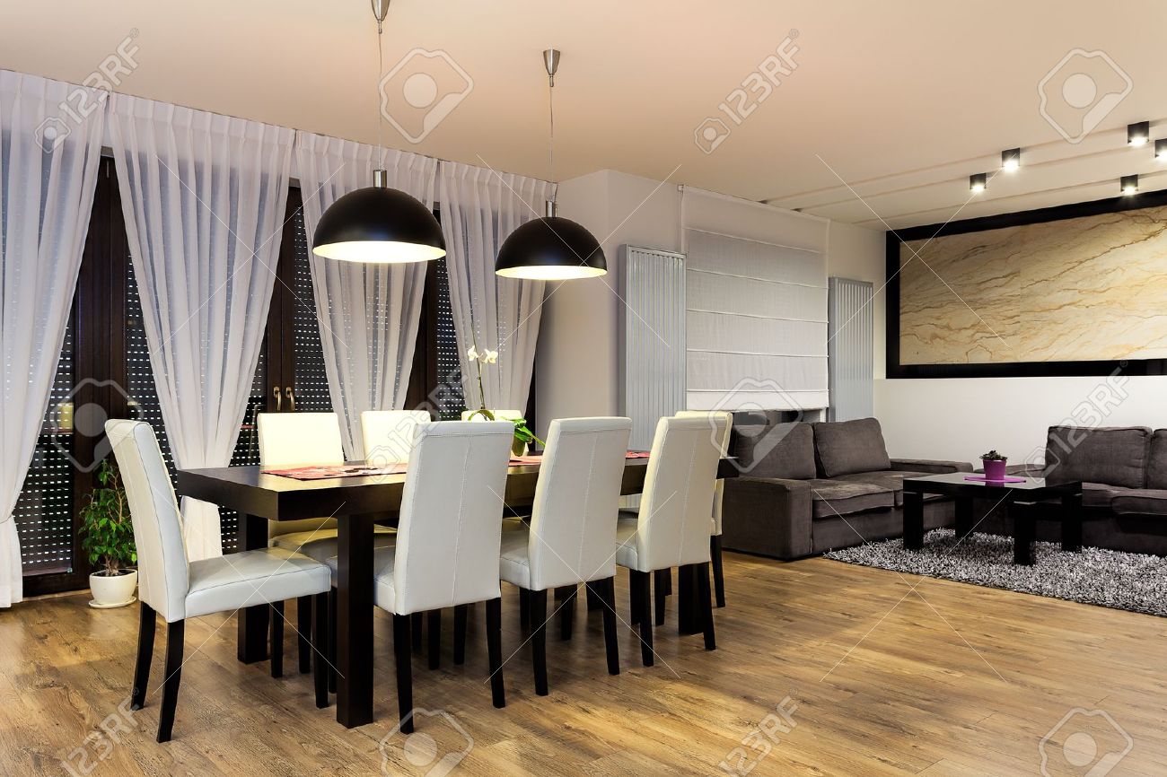 appartement urbain - table avec des chaises dans la salle à manger ... - Chaises Salle A Manger Moderne appartement urbain - table avec des chaises dans la salle à manger ... - Chaises Salle A Manger Moderne