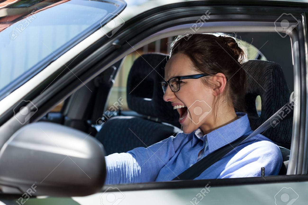 車を留める