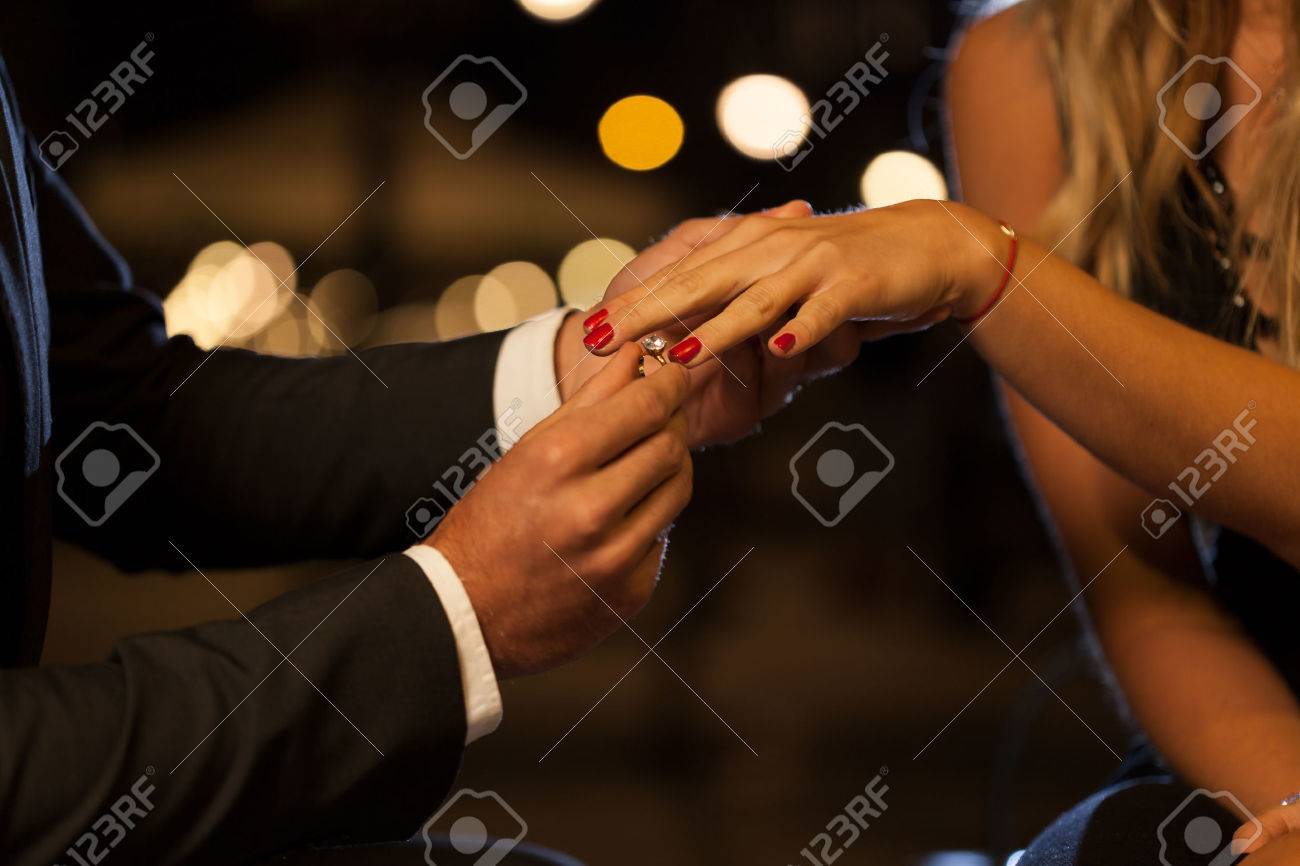 bague homme petite main bague homme petite main