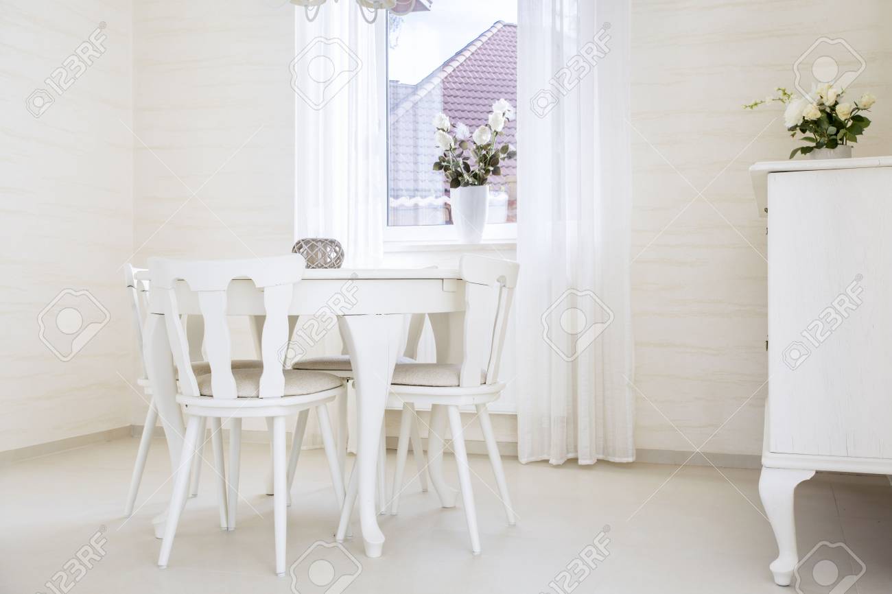 Horizontale Ansicht Der Gemutliche Einrichtung Im Vintage Stil Lizenzfreie Fotos Bilder Und Stock Fotografie Image 33976976