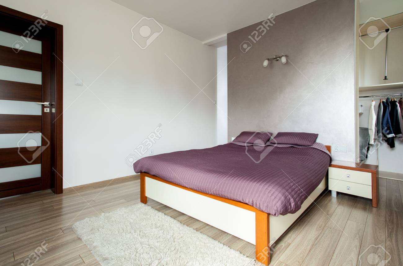 Foto Del Nuovo Design Moderno Camera Da Letto Foto Royalty Free ... Foto Del Nuovo Design Moderno Camera Da Letto Foto Royalty Free ...