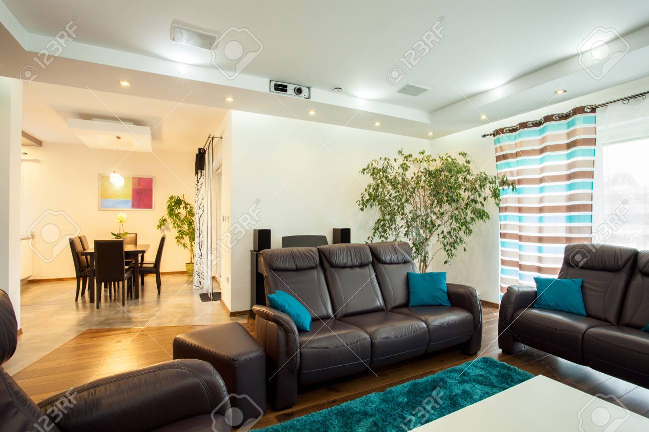 Foto Von Luxus Moderne Interieur Des Großen Haus Lizenzfreie Fotos ... Foto Von Luxus Moderne Interieur Des Großen Haus Lizenzfreie Fotos ...