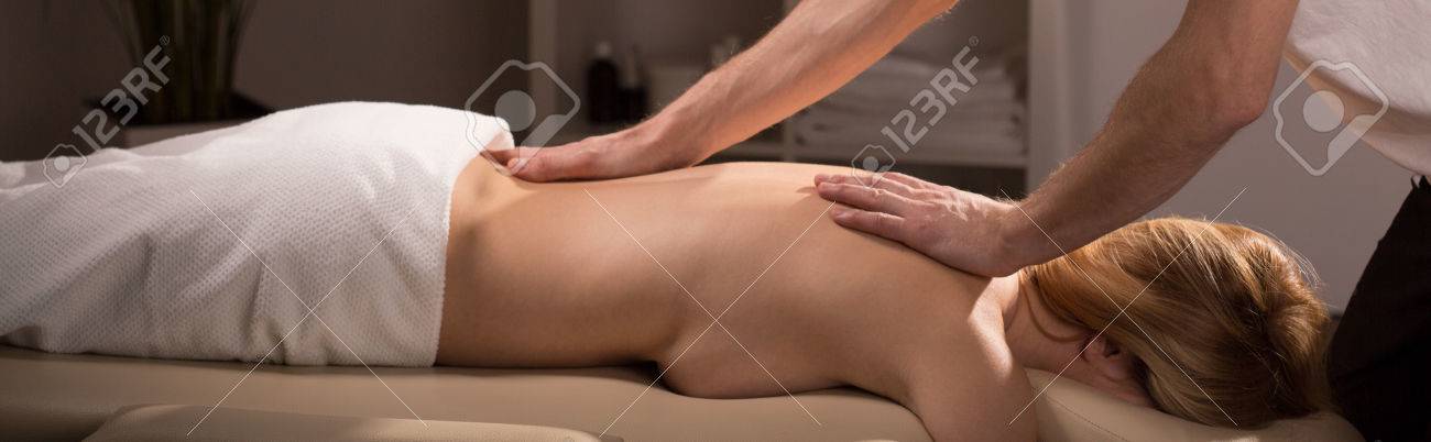 femme nue massage