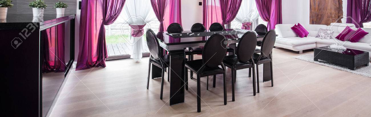 Rose, Weiß Und Schwarz Wohnzimmer Innenraum Lizenzfreie Fotos ... Rose, Weiß Und Schwarz Wohnzimmer Innenraum Lizenzfreie Fotos ...