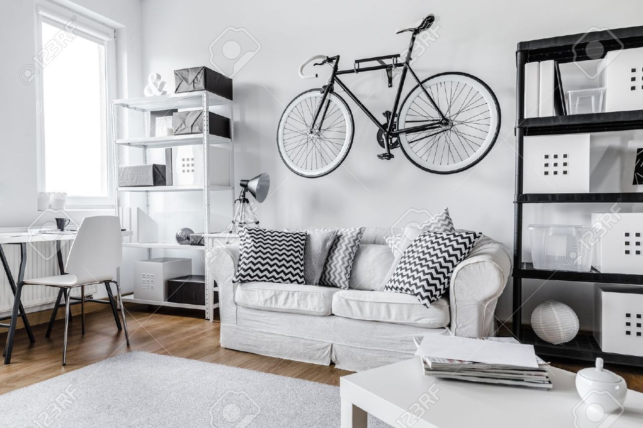 https://previews.123rf.com/images/bialasiewicz/bialasiewicz1510/bialasiewicz151000393/46200571-modern-black-and-white-one-room-apartment.jpg