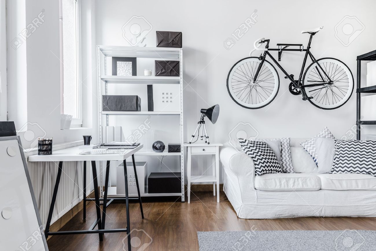 Isometric house - black minimalist home design – Royalty-Free Vector |  VectorStock, image size:1300x866