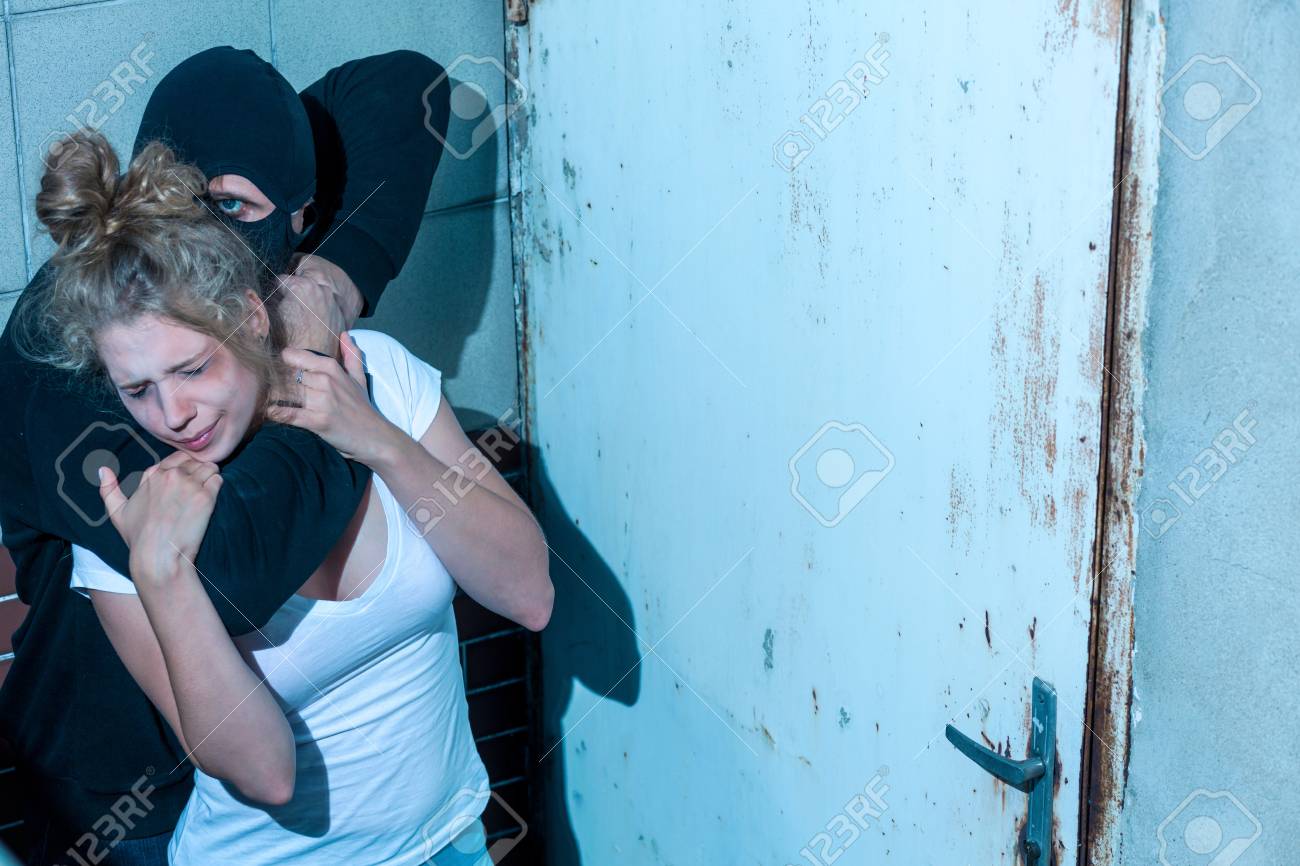 Лимб эбигейл бреслин заклеенный ртом. Видео где похищают девочку. Чарли мёрфи актриса tape gagged. Видео где похищают девочку. Похищение детей девочек.