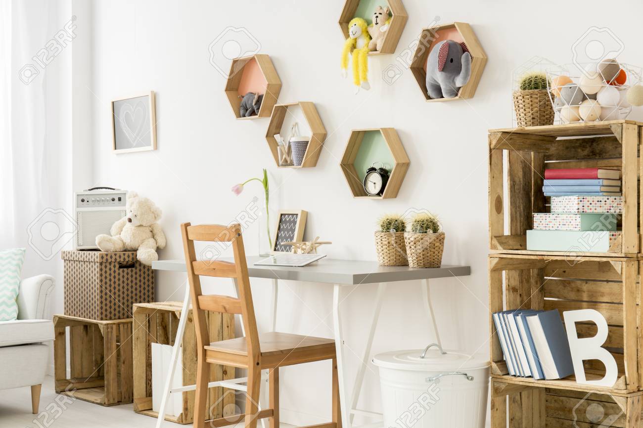 Disparo De Un Cuarto De Los Niños Modernos Llena De Muebles De ... Disparo De Un Cuarto De Los Niños Modernos Llena De Muebles De ...