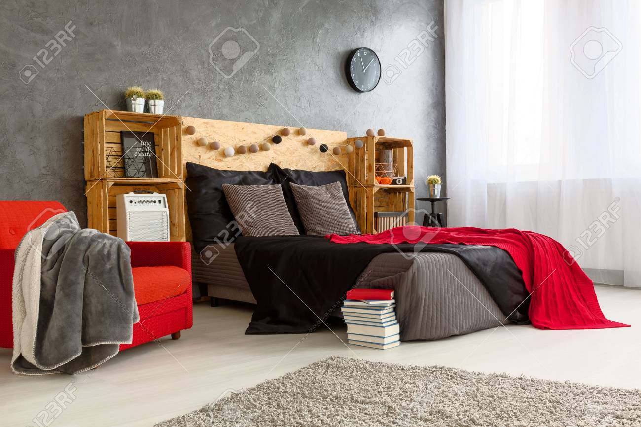 Moderne Stilvolle Design Der Geräumigen Schlafzimmer. Graue Wände ... Moderne Stilvolle Design Der Geräumigen Schlafzimmer. Graue Wände ...