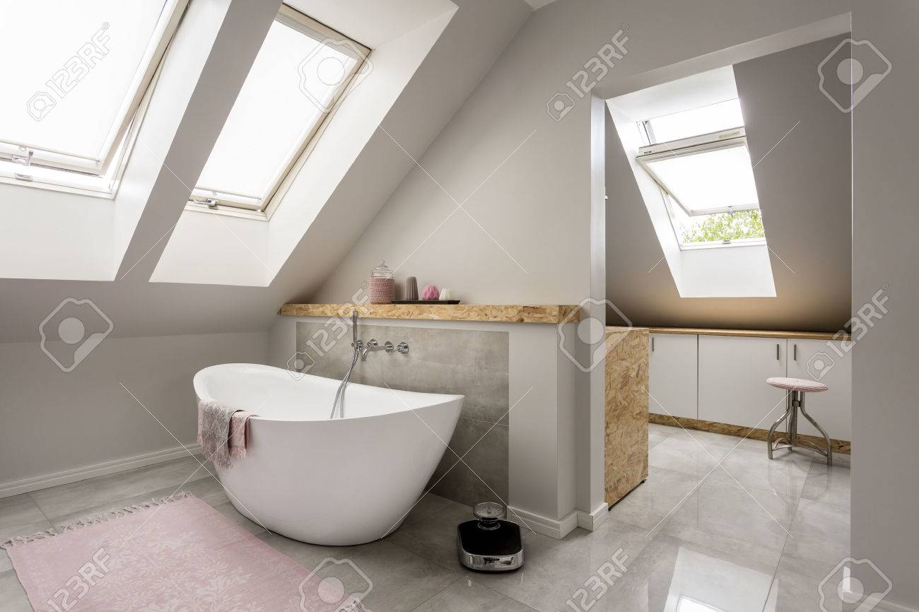 {Bad mit freistehende badewanne dachgeschoss
50} Luxus Bad Lizenzfreie Vektorgrafiken Kaufen: 123RF | {Bad mit freistehende badewanne dachgeschoss
50}