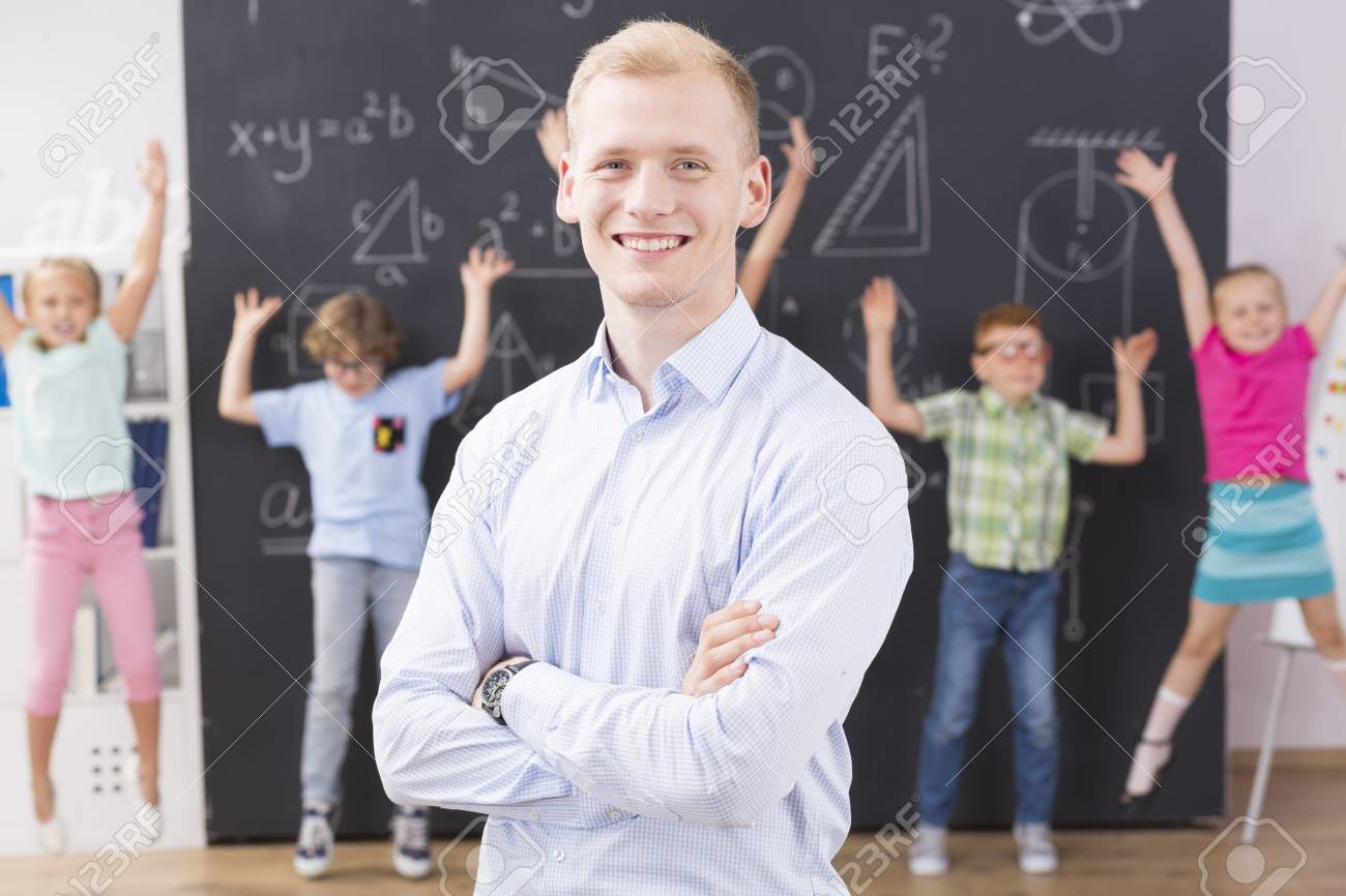 His teacher. кошка уроки. Boy peeks his teacher. Young teacher. His teacher is.