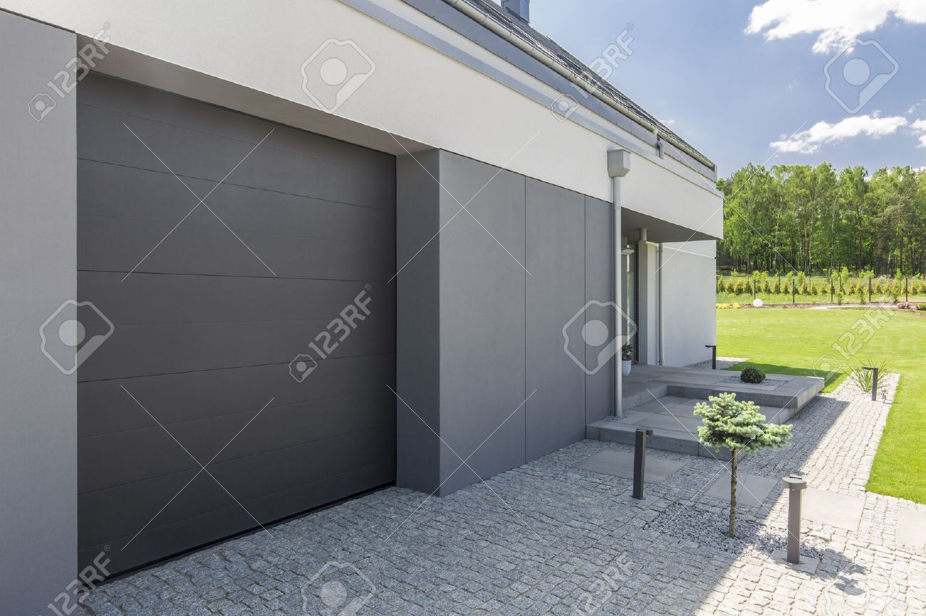 Close-up Der Garagentür Und Einfahrt Der Modernen Haus Lizenzfreie ... Moderne einfahrten einfamilienhaus
Moderne einfahrten einfamilienhaus
Close-up Der Garagentür Und Einfahrt Der Modernen Haus Lizenzfreie ...