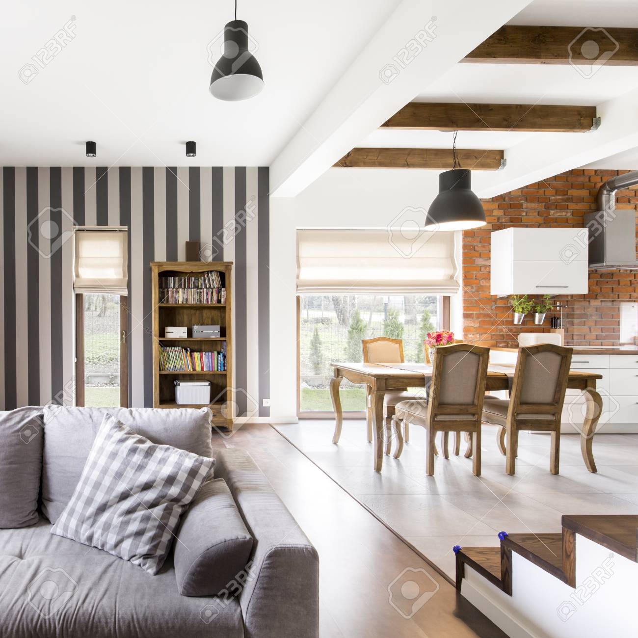 Geräumige Moderne Glamour-Home-Interieur Mit Vintage-Möbeln ... Geräumige Moderne Glamour-Home-Interieur Mit Vintage-Möbeln ...