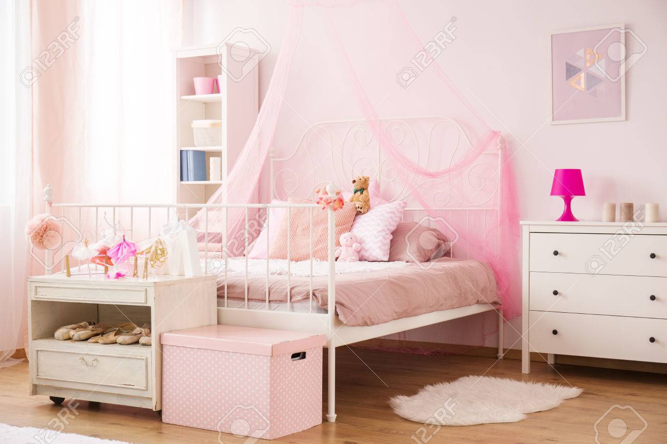 canopy bed child