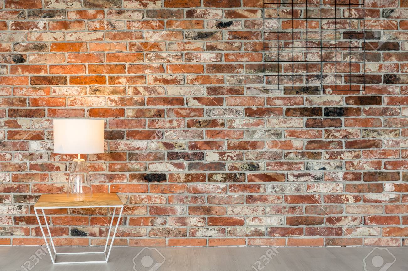 Decoracion Moderna De Habitacion En Estilo Industrial Con Pared De