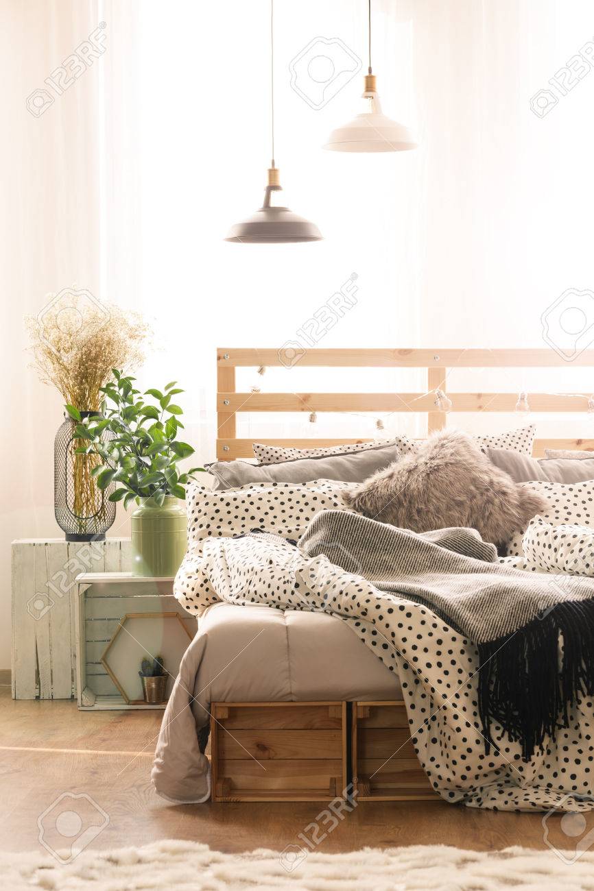 Intérieur De Chambre à Coucher Confortable Avec Lit King-size ... Intérieur De Chambre à Coucher Confortable Avec Lit King-size ...