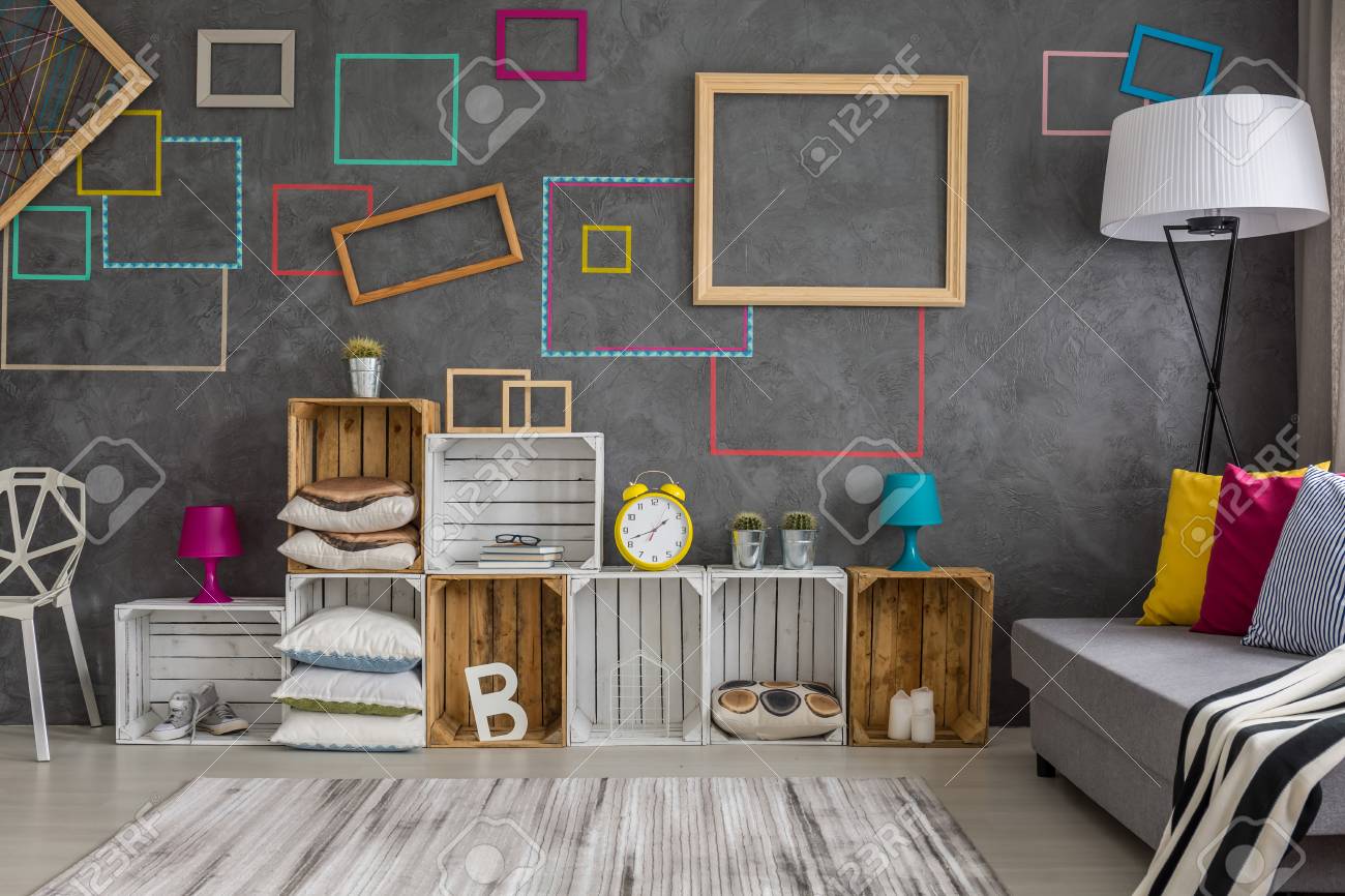 Interior Del Hogar De Diseno Moderno Con Decoracion De La Pared