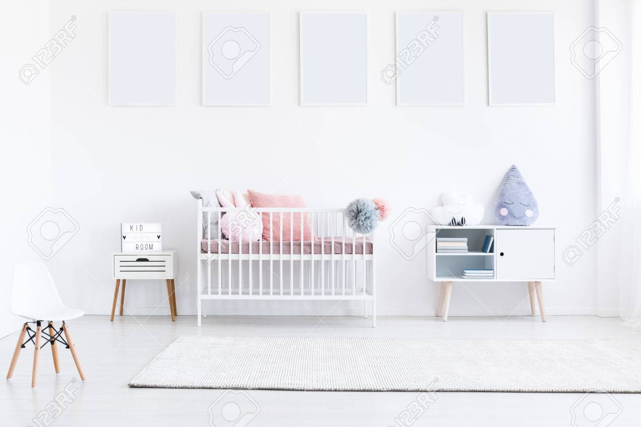Galerie Von Modellen Von Weißen Plakaten Im Mädchen Schlafzimmer Mit ... Galerie Von Modellen Von Weißen Plakaten Im Mädchen Schlafzimmer Mit ...