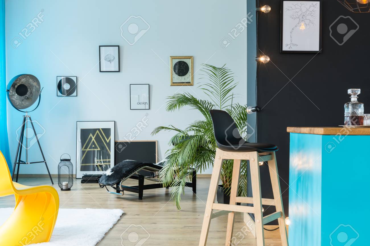 Buntes Konzept Fur Lounge Bereich In Einem Loft Lizenzfreie Fotos Bilder Und Stock Fotografie Image