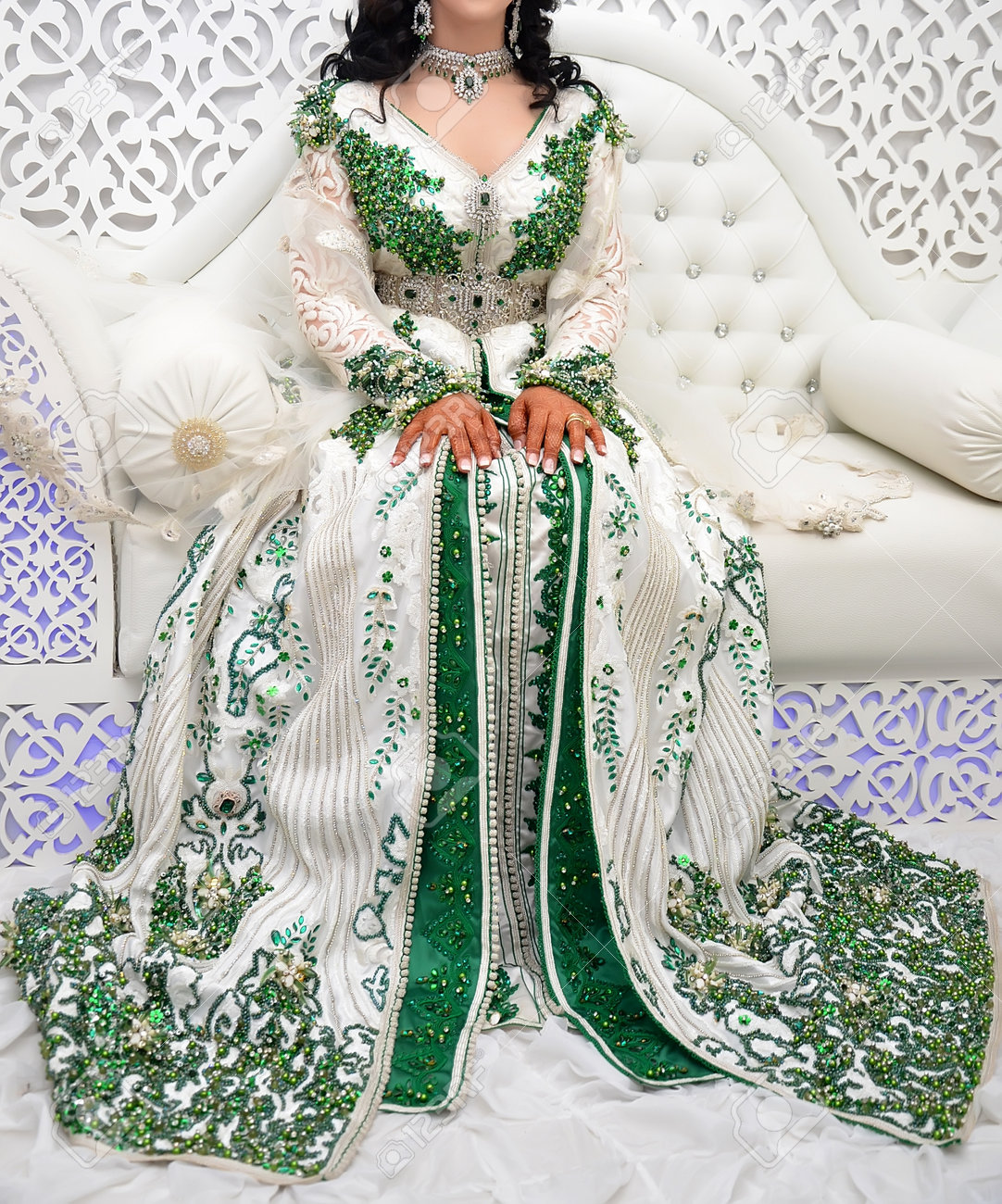 Marocaine Robe De Mariee Blanche Mariée La Robe DorÃ©e Et Blanche
