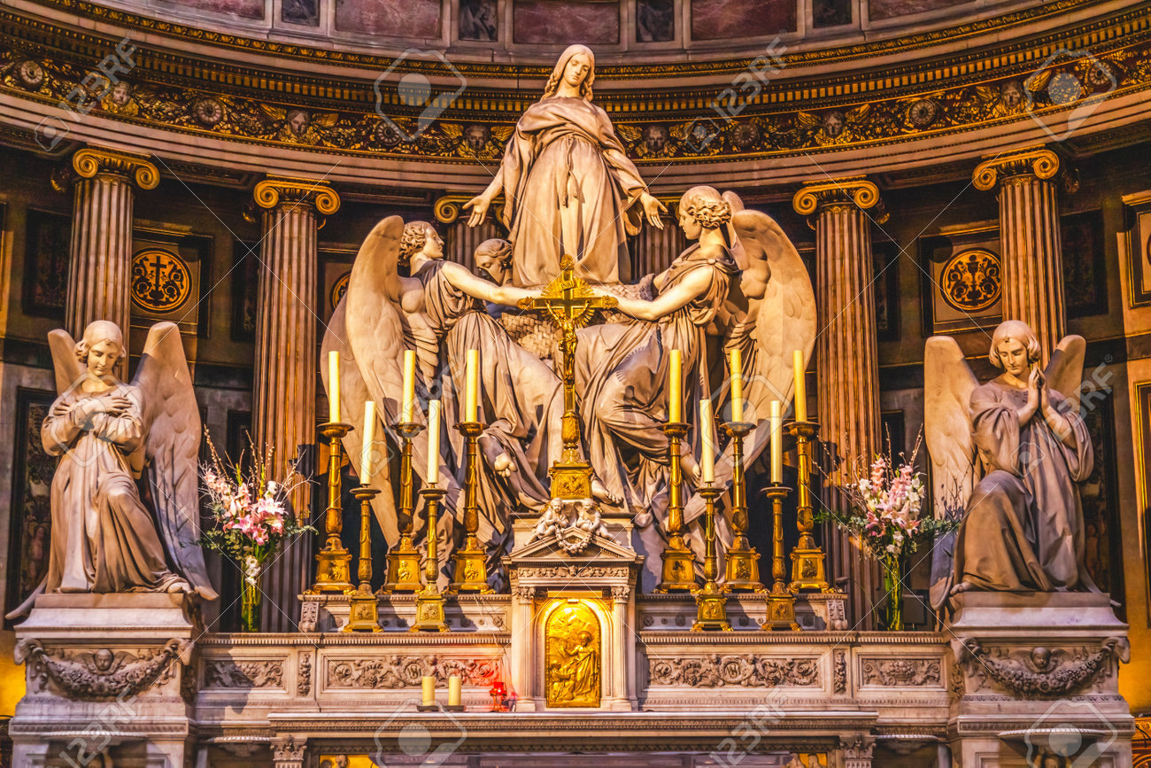 パリのマドレーヌ寺院