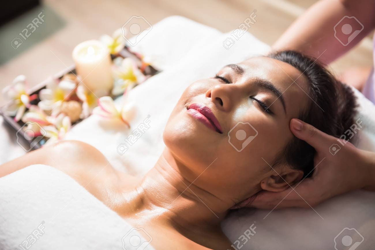 Asiatische Öl-Body-to-Body Massage Asiatische Öl-Body-to-Body Massage