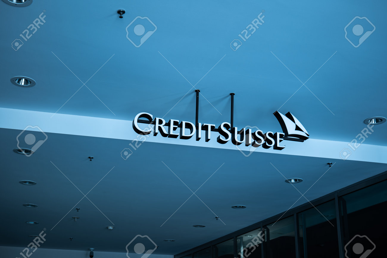 2023年3月16日にスイスのチューリッヒ市にある本社ビルのクレディスイス銀行の大きな看板 人はいないの写真素材・画像素材 Image  211458022