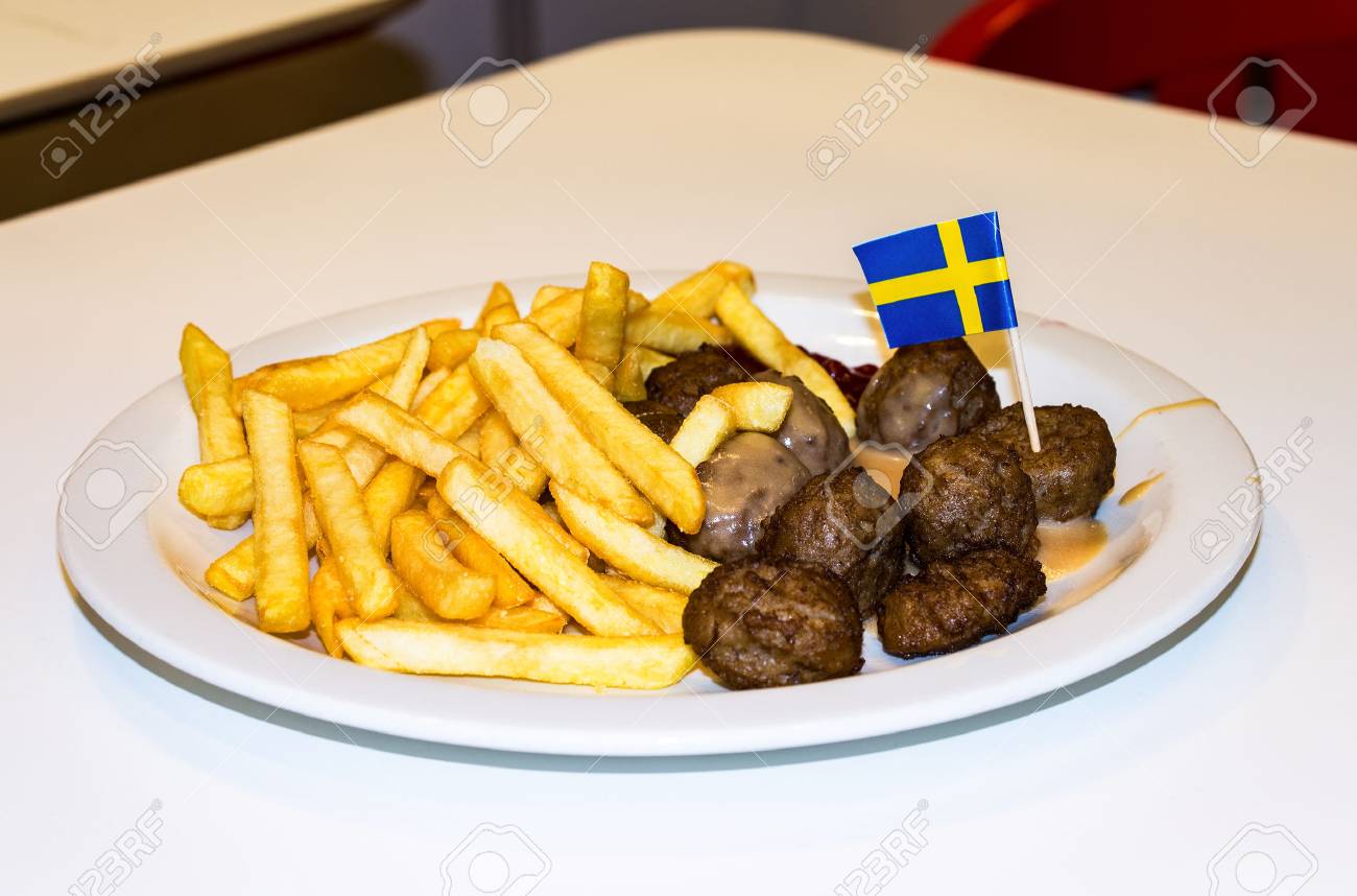 SAMARA, RUSSIA - APRIL 10, 2016: Lunch at the IKEA restaurant. French fries meatballs - 55623558 SAMARA, RUSSIA - APRIL 10, 2016: Lunch at the IKEA restaurant. French fries meatballs - 55623558