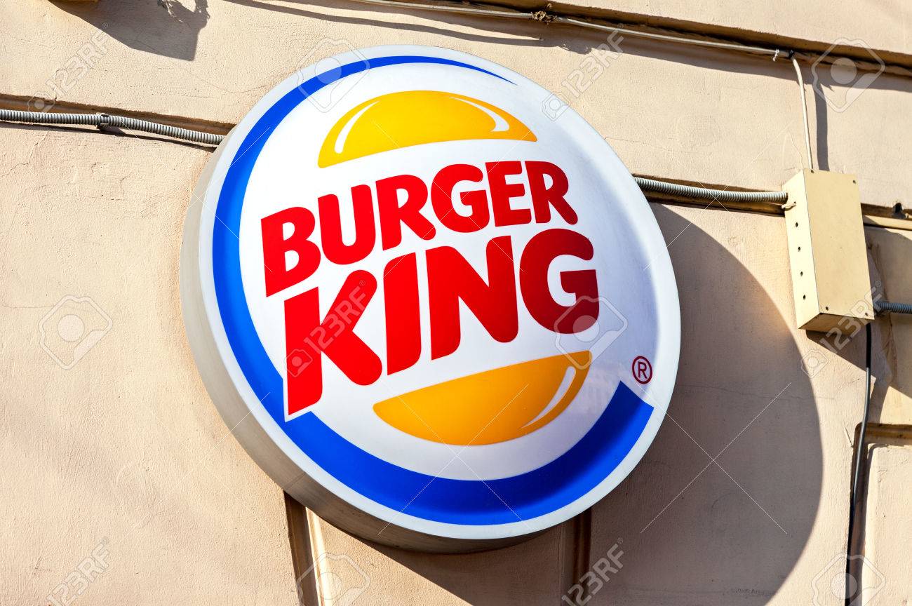 サンクトペテルブルク, ロシア連邦 - 2016 年 7 月 31 日: バーガー キングのレストランのロゴ。バーガー キング、BK  としばしば省略されるがハンバーガーのファーストフード店、米国のグローバル チェーンです。の写真素材・画像素材 Image 62653968