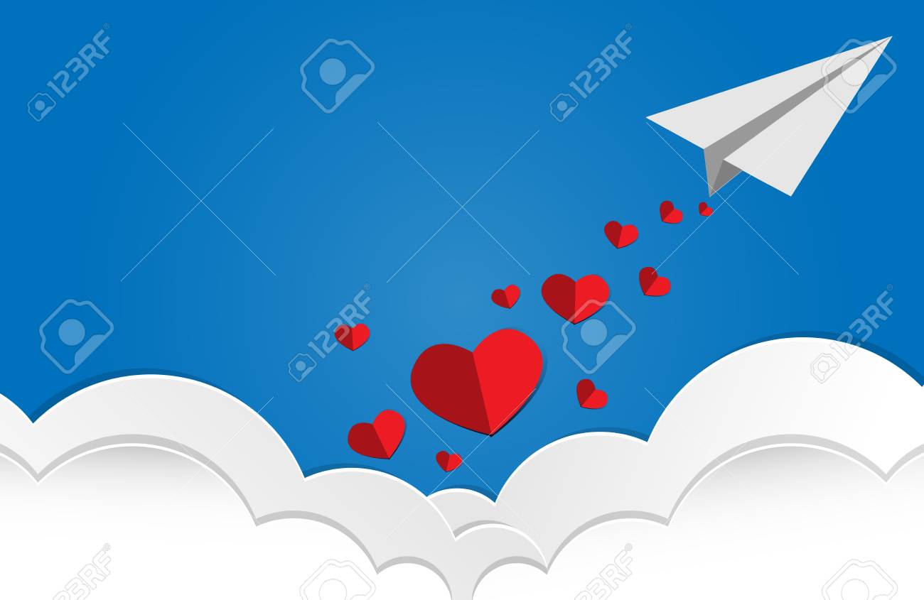 青空と白い雲の背景に紙飛行機から落ちる赤い紙のハートのベクトルイラスト 愛とバレンタインデーの概念 紙アートスタイル のイラスト素材 ベクタ Image
