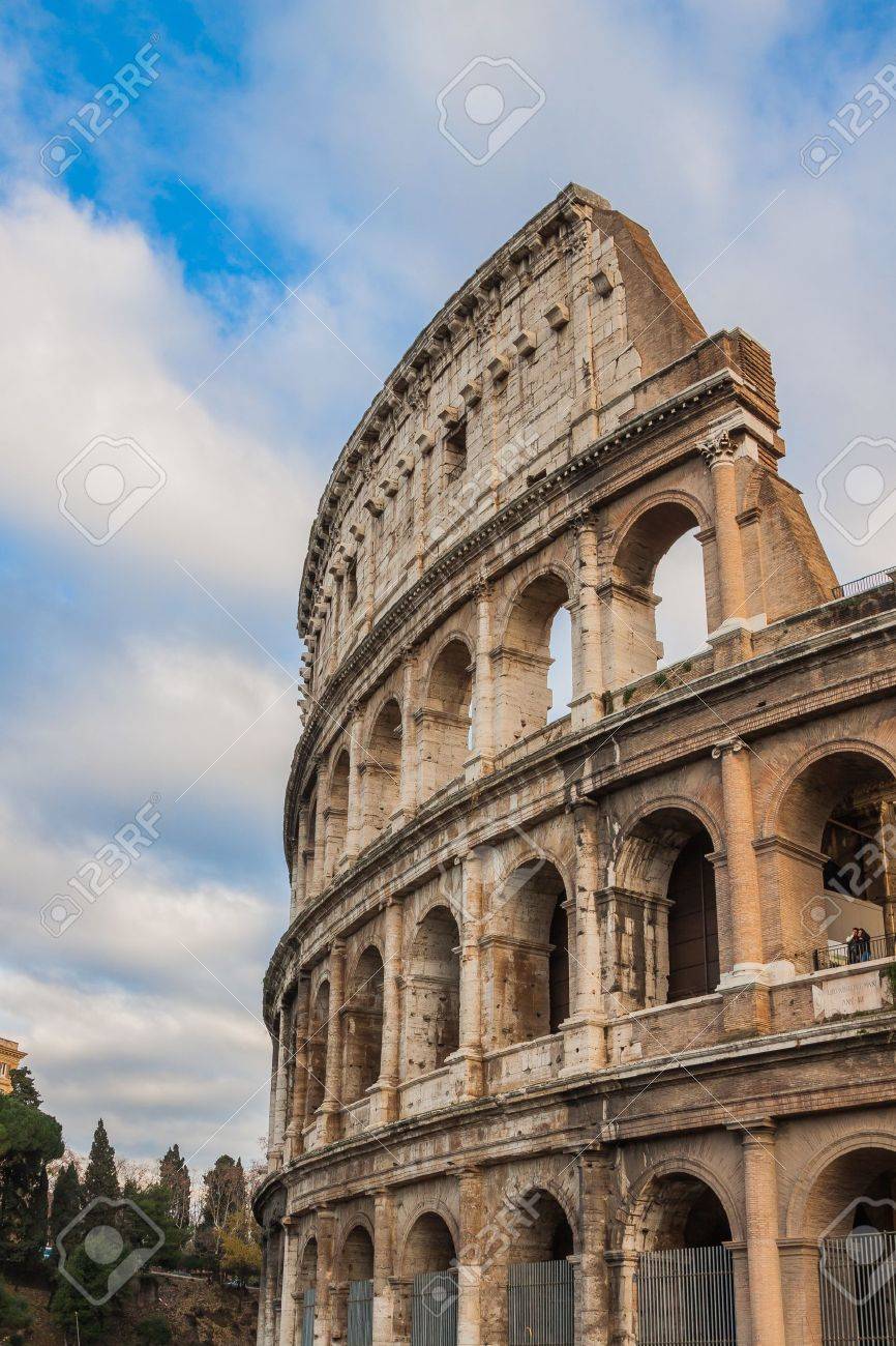 ローマ イタリアの伝説的なコロシアム 象徴的な の写真素材 画像素材 Image ローマ イタリアの伝説的なコロシアム 象徴的な の写真素材 画像素材 Image