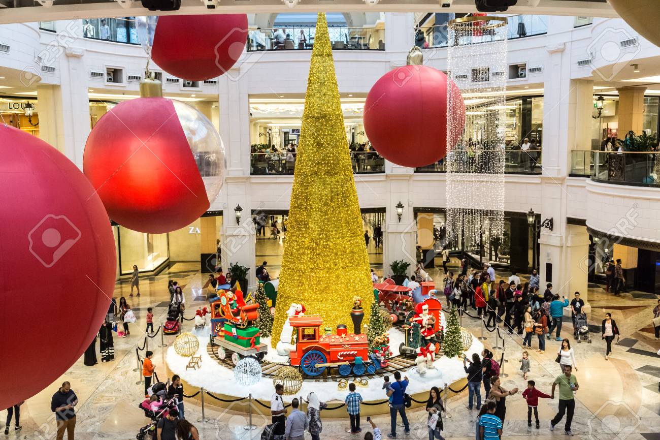 The Dubai Mall Christmas 2022 Dubai, Uae - December 31: Shoppers At Mall Of The Emirates Decorated For  Christmas Holiday In Dubai On December 31, 2015 Stock Photo, Picture And  Royalty Free Image. Image 52389290.