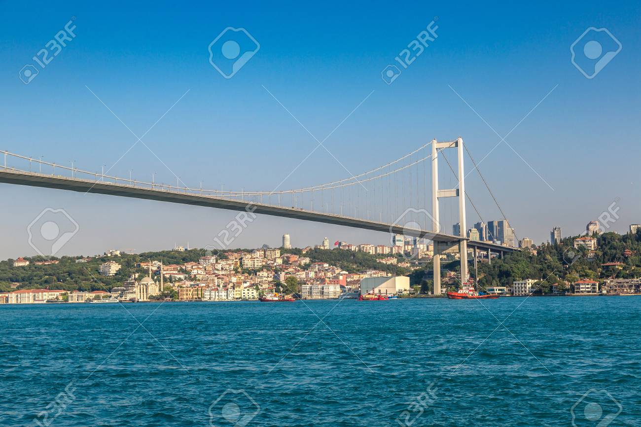 ボスポラス海峡橋接続のヨーロッパそしてアジア トルコのイスタンブールの美しい夏の日に の写真素材 画像素材 Image ボスポラス海峡橋接続のヨーロッパそしてアジア トルコのイスタンブールの美しい夏の日に の写真素材 画像素材 Image