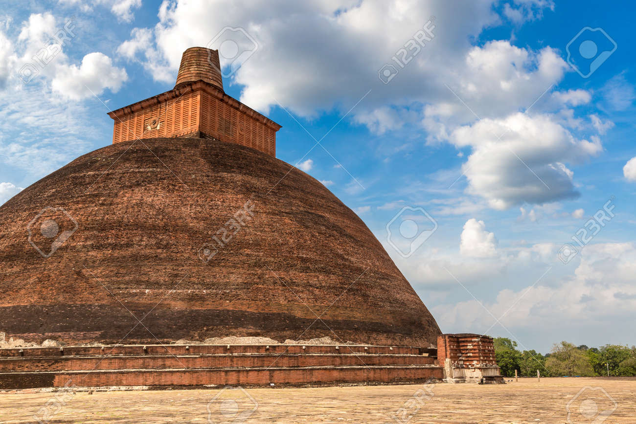 ストゥーパ 仏舎利塔 仏塔 スリランカ製