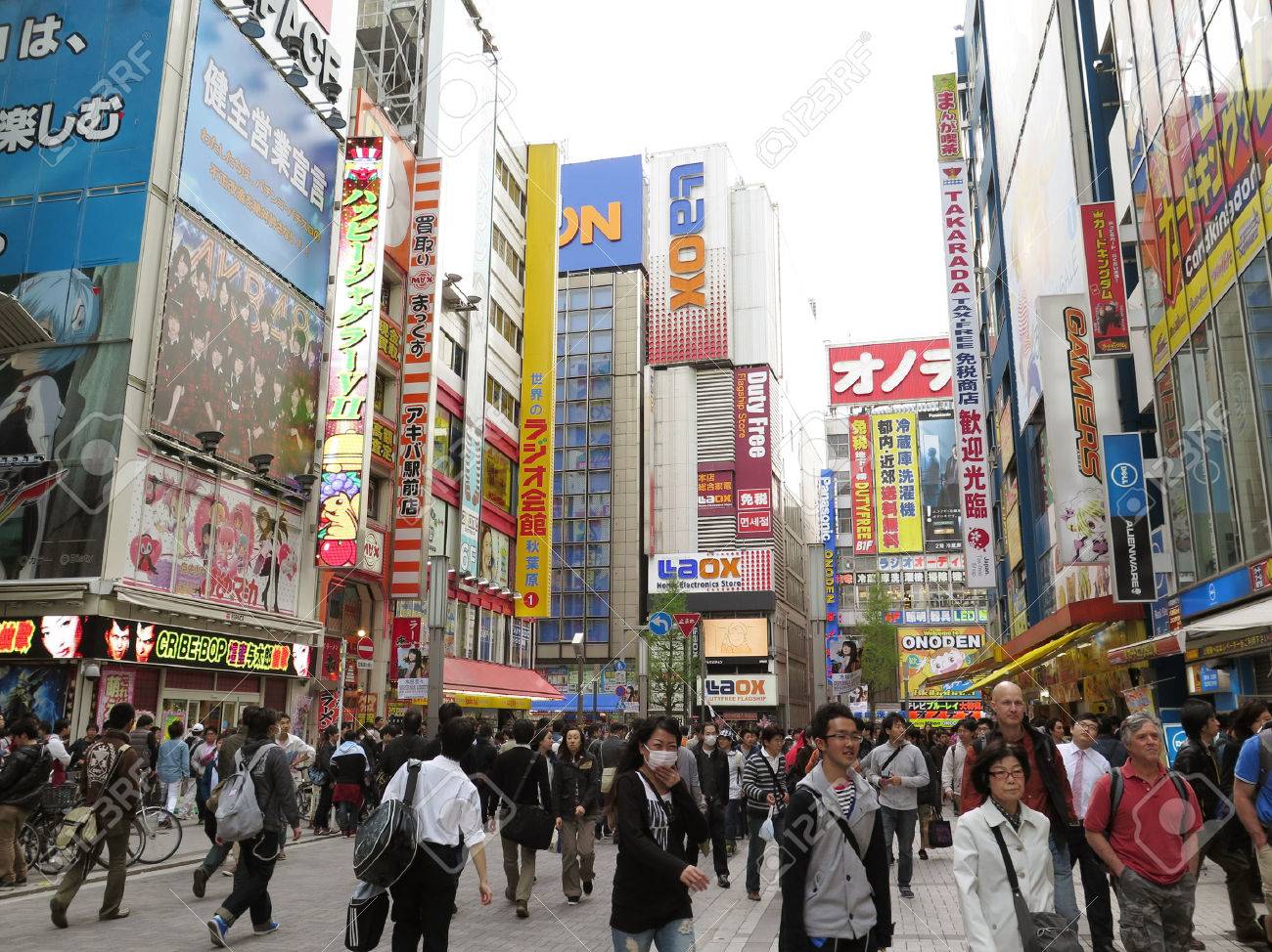秋葉原地区は 14 年 4 月 13 日東京で撮影されました 秋葉原 電気機器 ビデオゲーム コンピューター アニメ ショップで人気のランドマーク の写真素材 画像素材 Image 3529