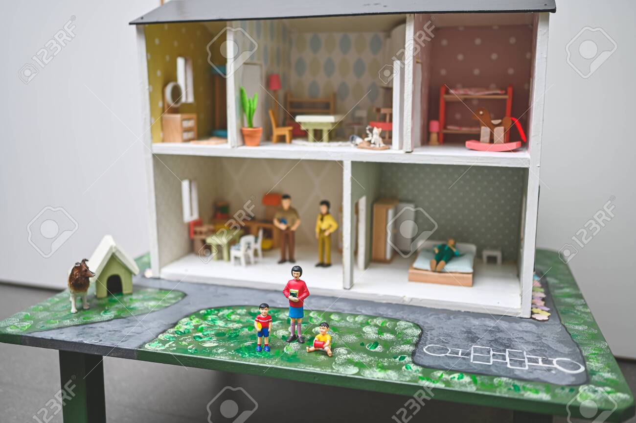 preschool dollhouse