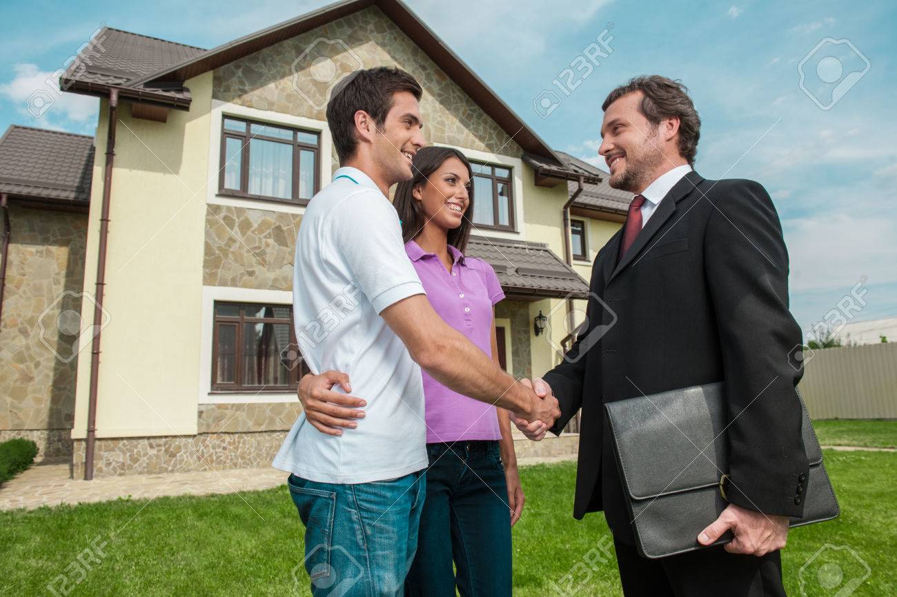 Дом без хозяина. Объекты недвижимости. Владелец дома это. Особняк для собаки. Владелец дома.