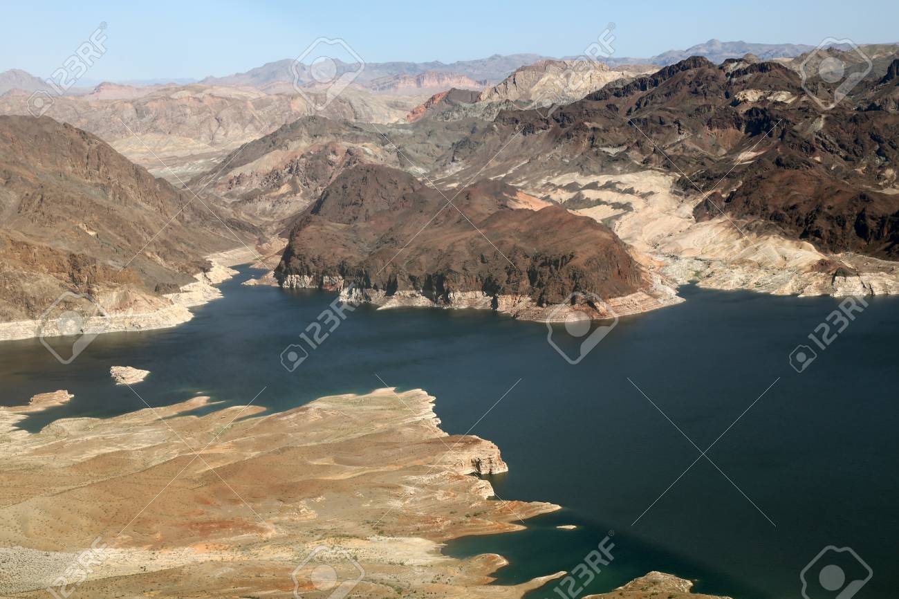 ネバダ州の Colorado River とアメリカのアリゾナ州で干ばつ表示とミード湖貯水池 の写真素材 画像素材 Image ネバダ州の Colorado River とアメリカのアリゾナ州で干ばつ表示とミード湖貯水池 の写真素材 画像素材 Image