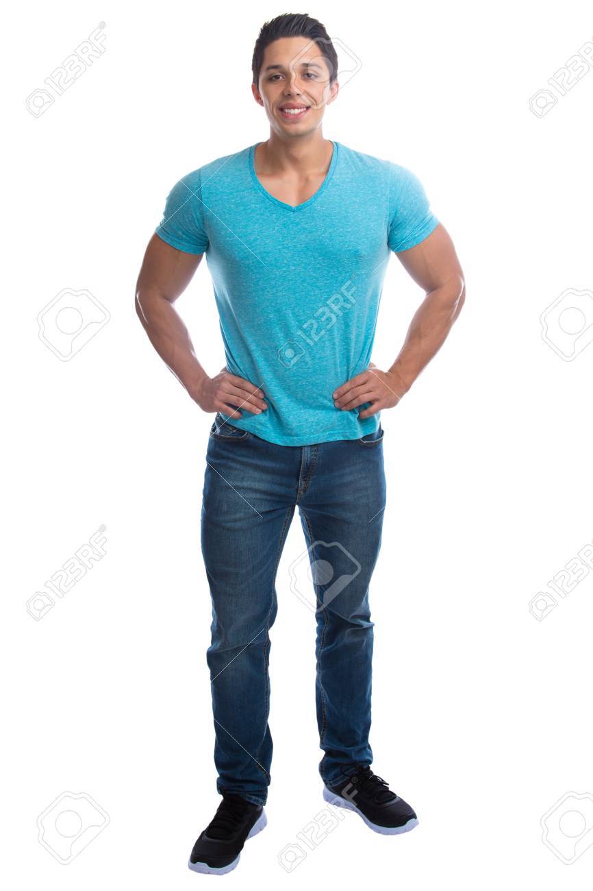 joven de pie muscular de todo el cuerpo retrato sonriente músculos