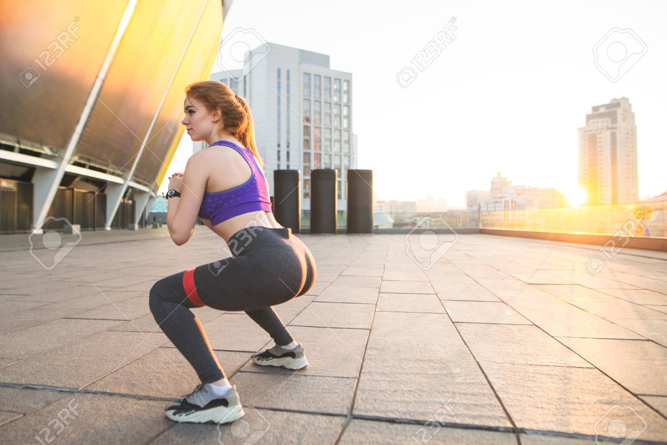 BODNAR TARARAppetizing Ass Squat