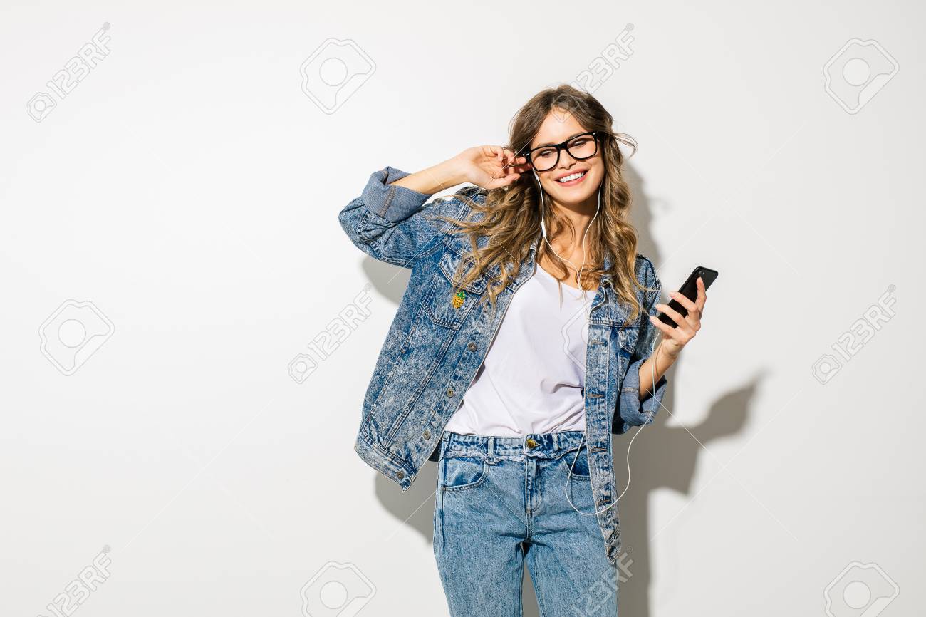 retro jeans outfits female