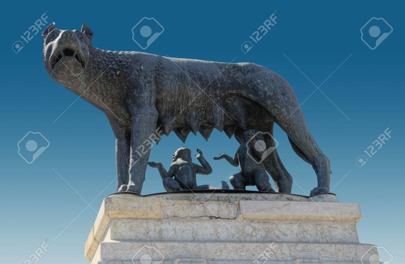 ロムルスとレムス ルーマニア ブカレスト 餌のメスの狼の像 分離 の写真素材 画像素材 Image